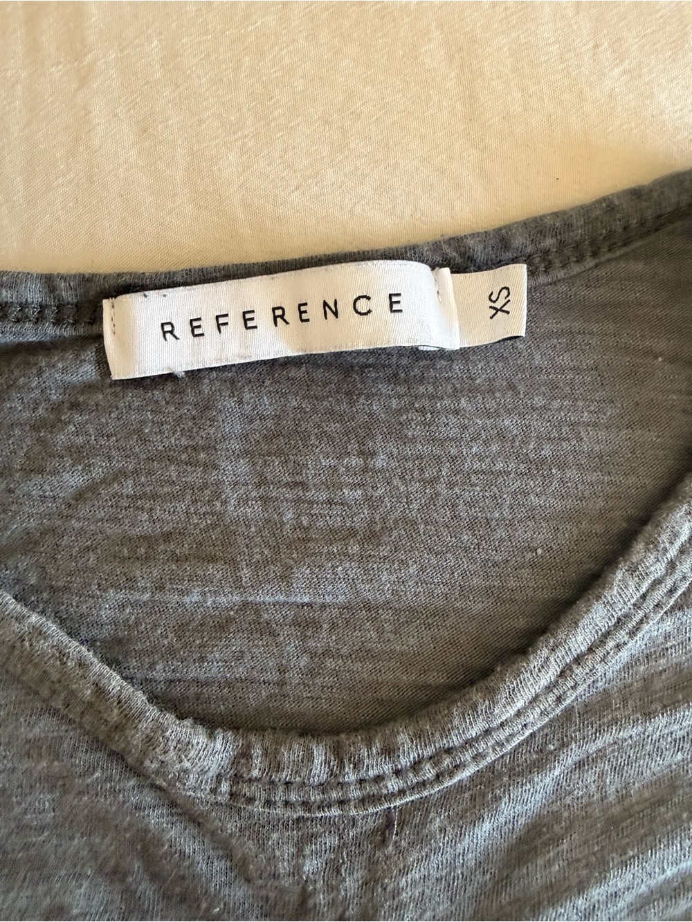 Reference Charcoal Ruched Drawstring Crop Tee - Picture 2 of 3